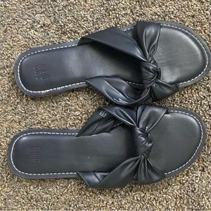 Women’s black slide sandals size 8 GAP